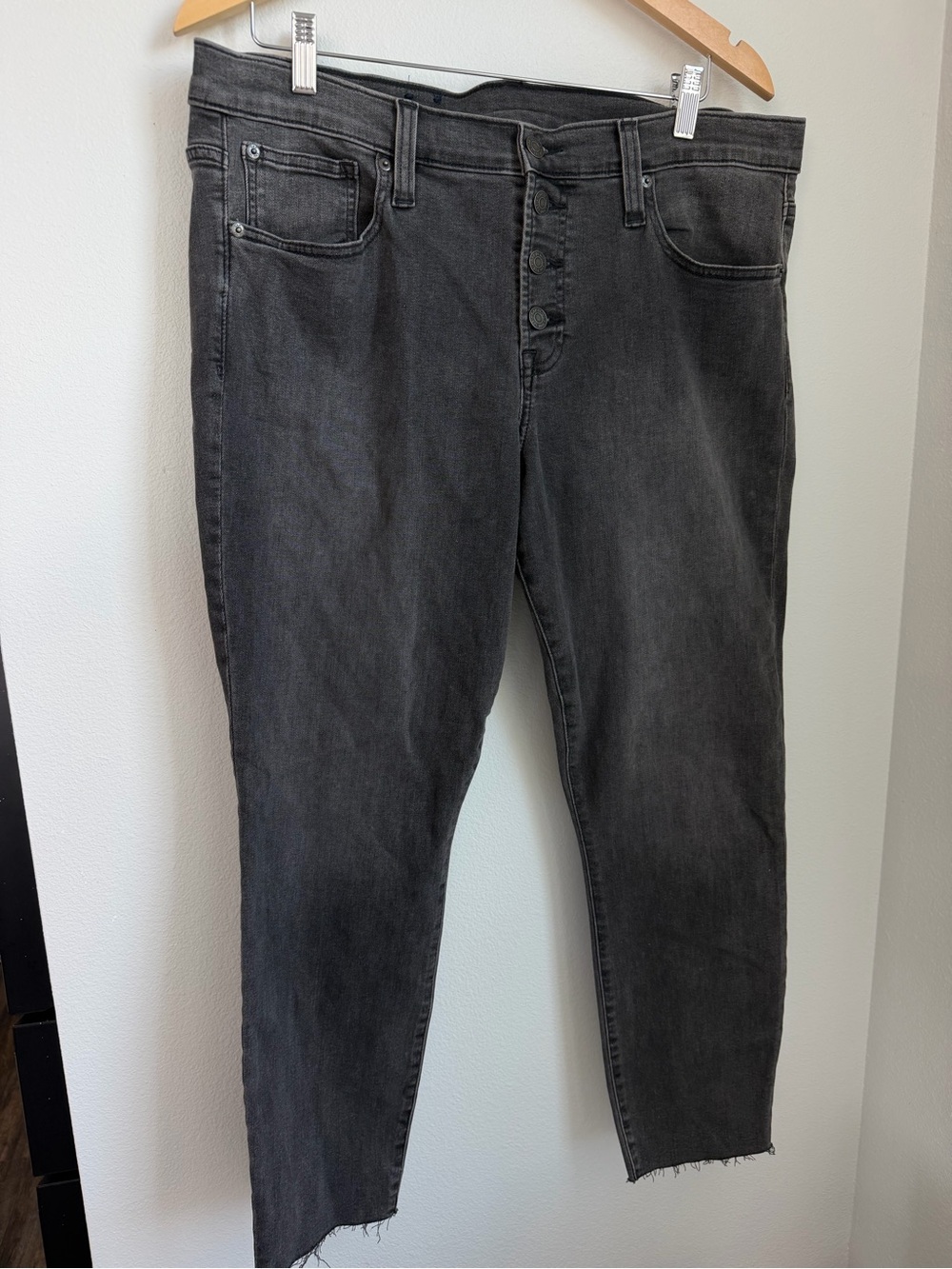 GAP Women's Black Washed Skinny Jeans with Button-Fly